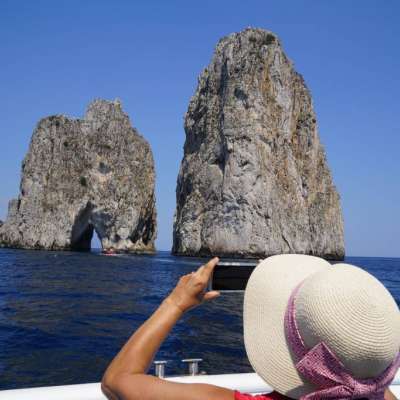 The best of Capri in 2 hours - boat tour around the island