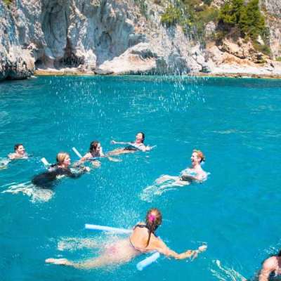 The best of Capri in 2 hours - boat tour around the island